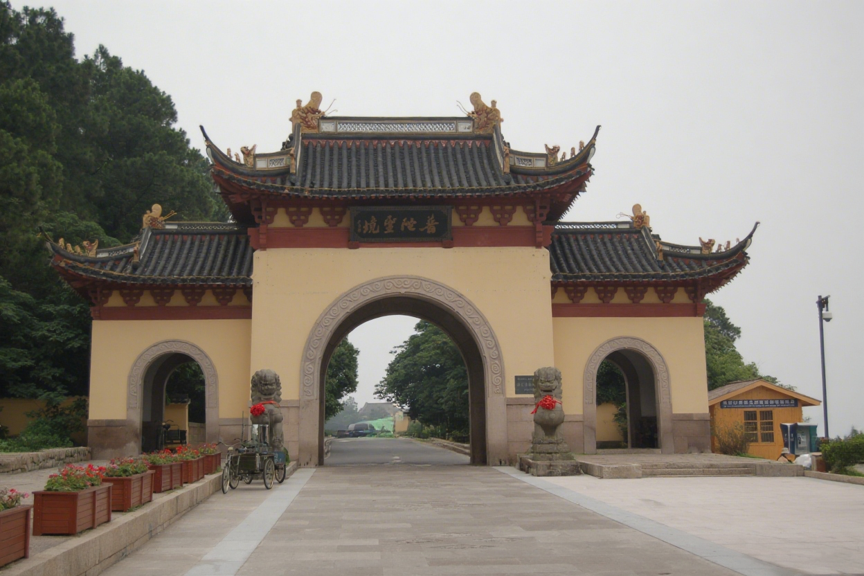 以门楼为笺，，，镌刻时代的匠心诗行